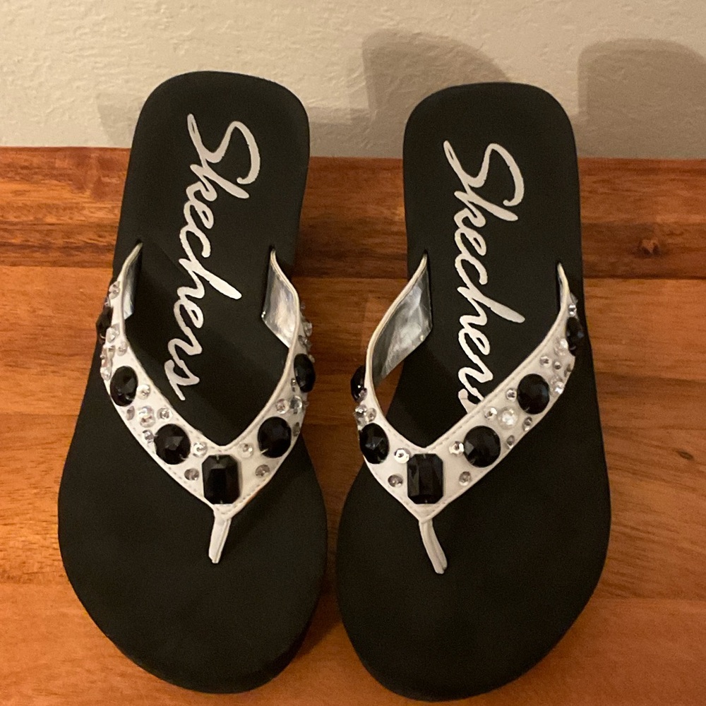 Skechers Women's Black and White Embellished Platform Sandals
